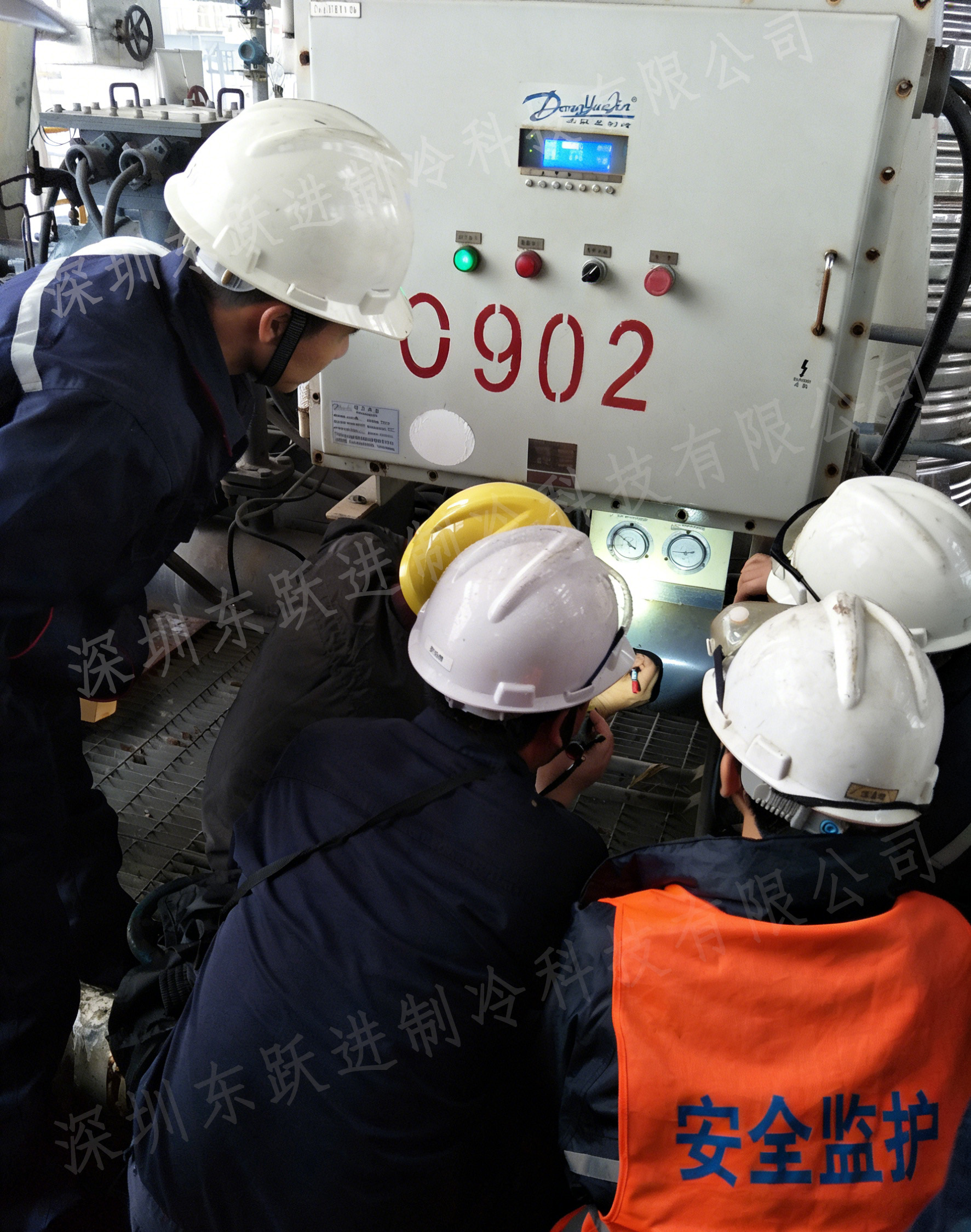 東躍進(jìn)制冷工業(yè)冷水機(jī)高壓故障維修現(xiàn)場(chǎng) 東躍進(jìn)制冷工業(yè)冷水機(jī)高壓故障維修現(xiàn)場(chǎng)